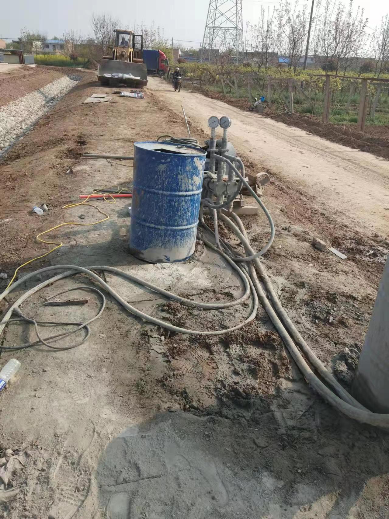 波莲镇顶管注浆